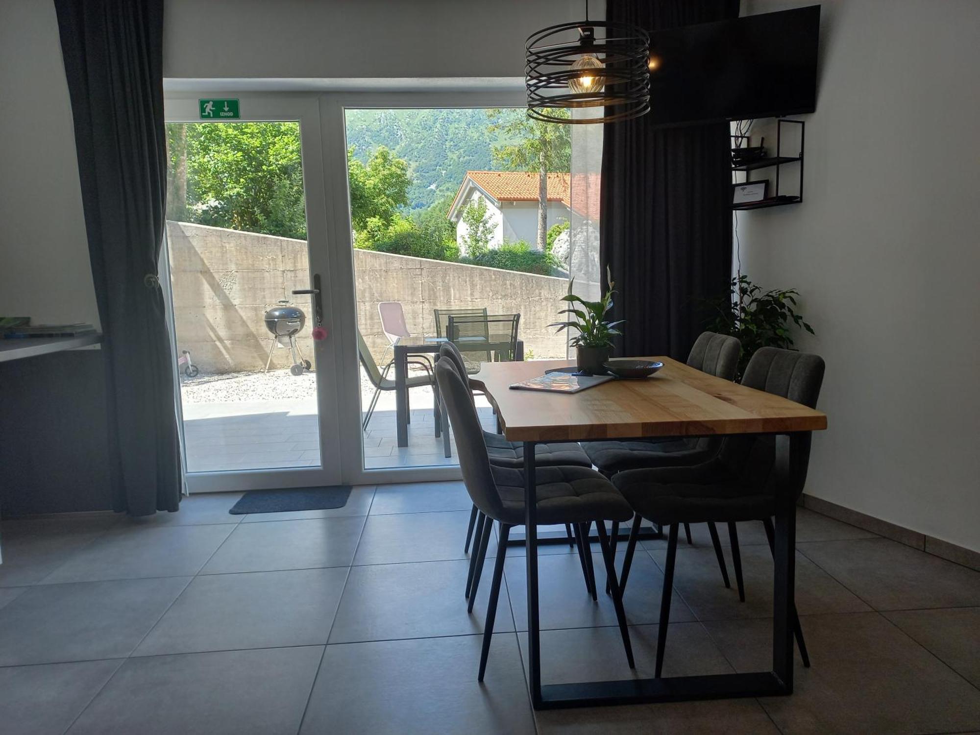Appartement Hisa Za Gradom à Kobarid Extérieur photo